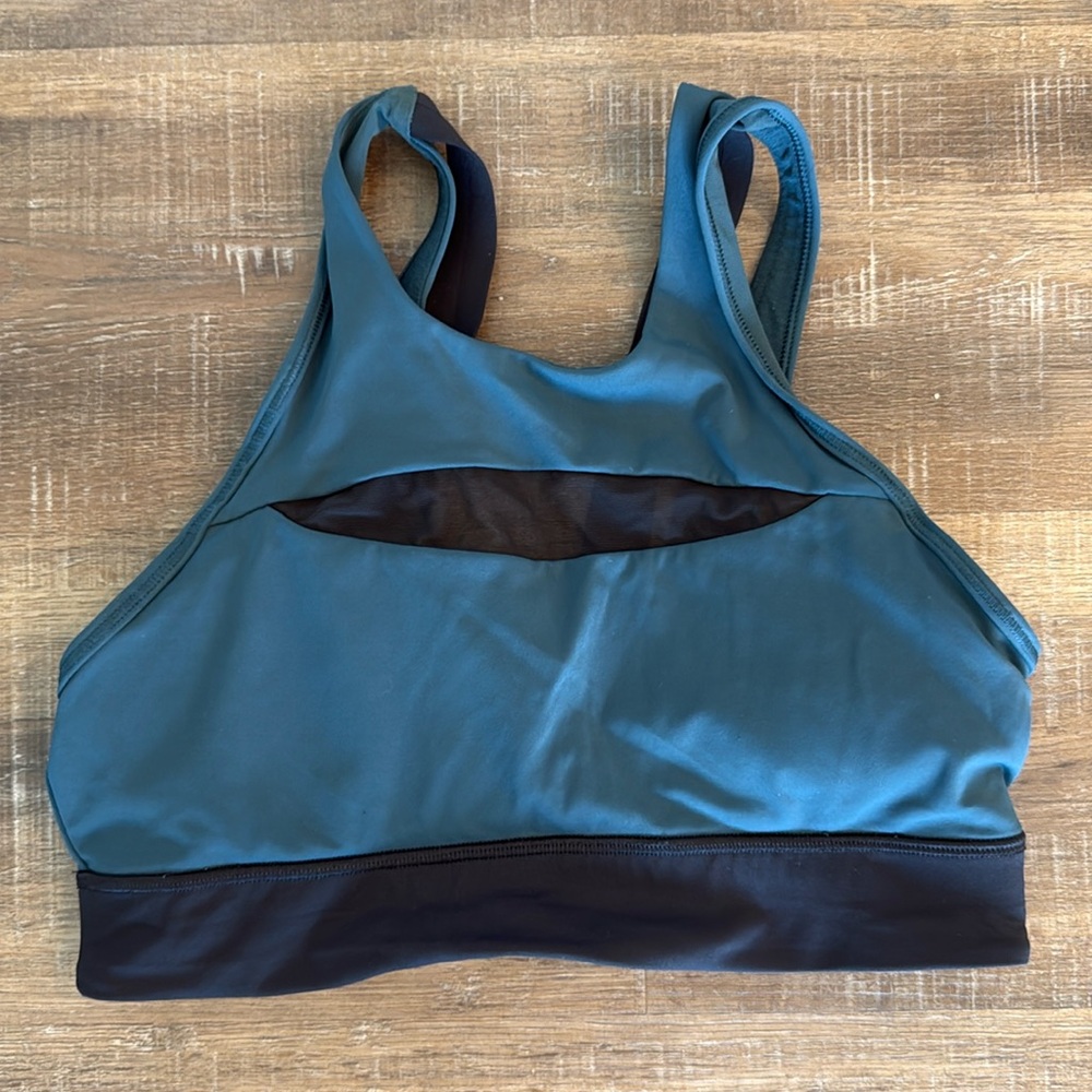 Lululemon sports bra sz 8 mesh cutout